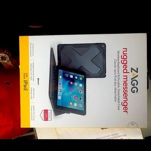 ZAGG BLUETOOTH KEYBOARD & CASE